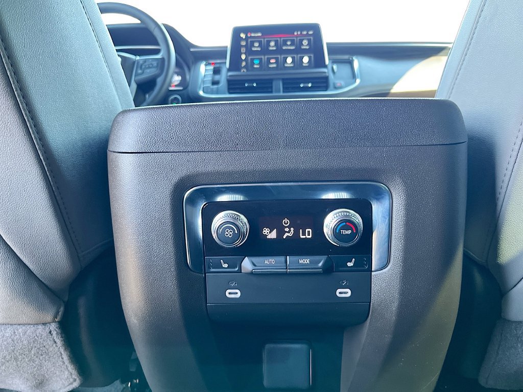 Used 2024 GMC Yukon SLT w/ SLT Luxury Package AWD/4WD image 26