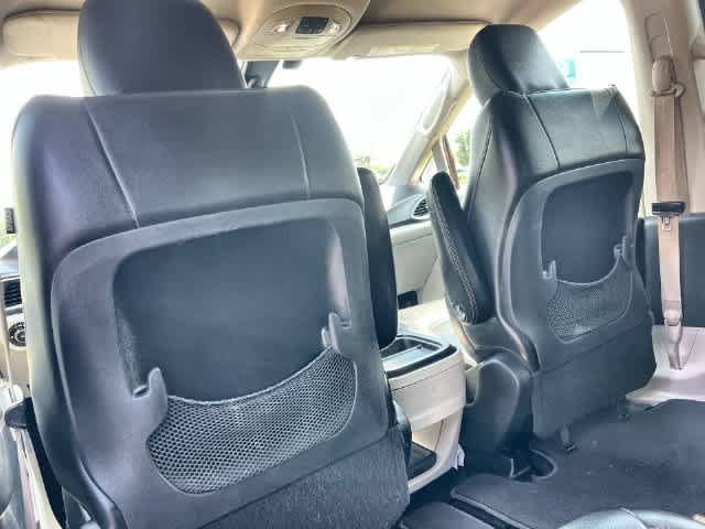 Used 2020 Chrysler Pacifica Touring-L FWD image 13