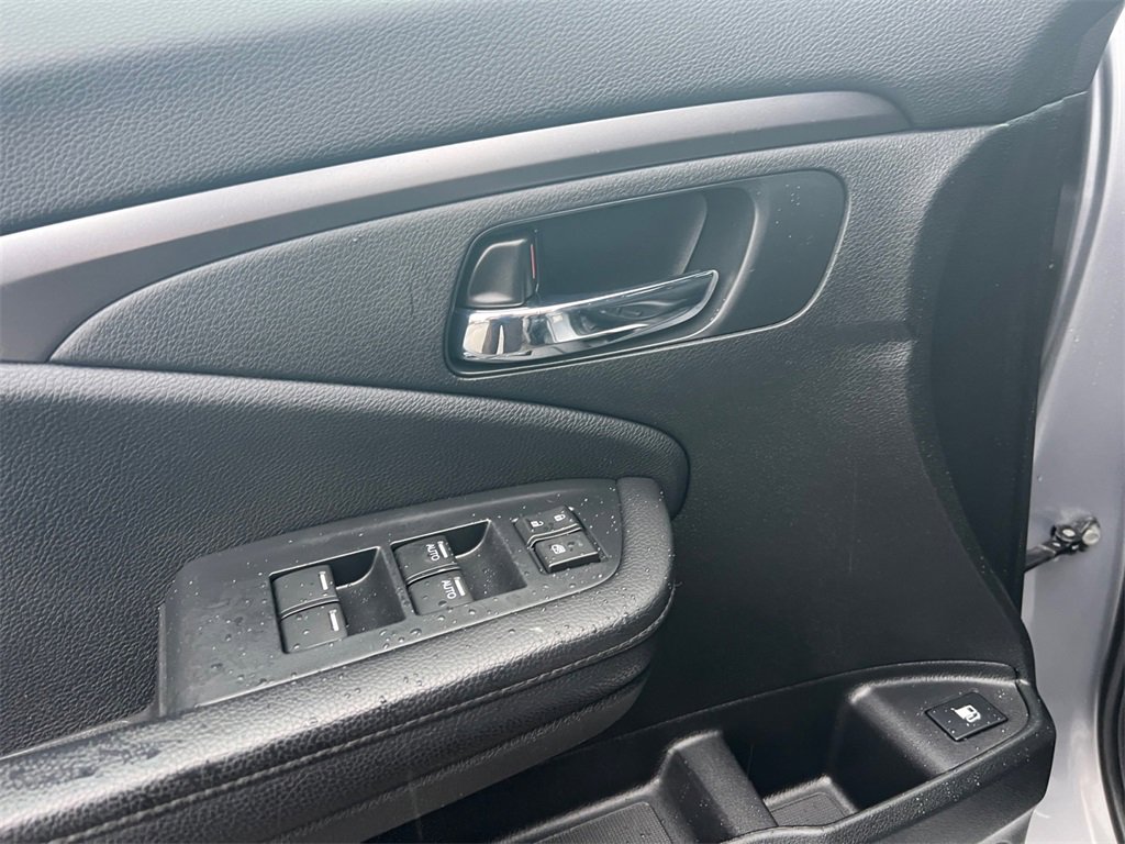 Used 2022 Honda Pilot Sport image 11