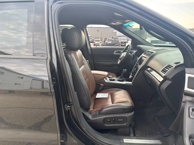 Used 2015 Ford Explorer Limited w/ Equipment Group 301A AWD/4WD image 19