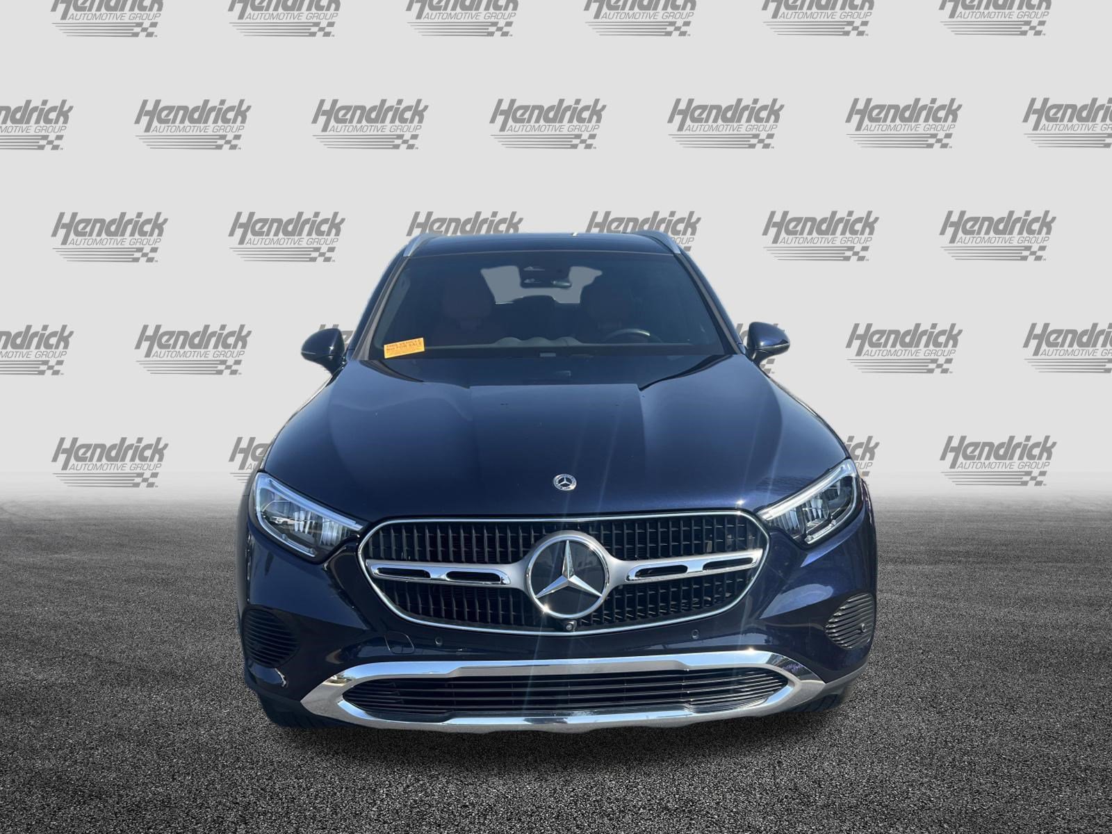 Used 2024 Mercedes-Benz GLC 300 4MATIC image 3