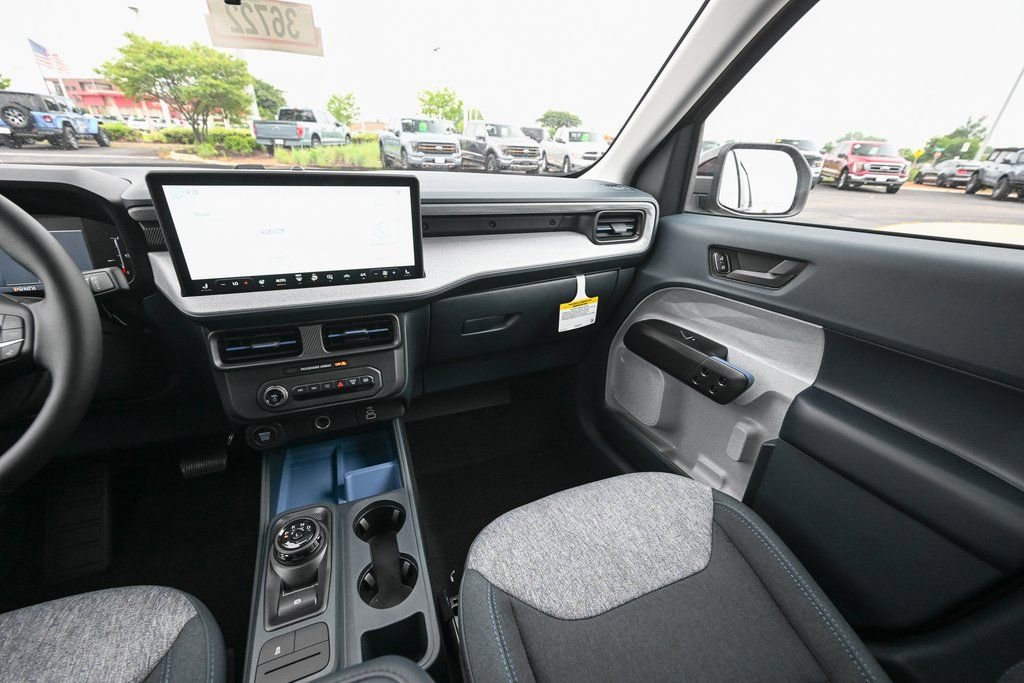 New 2025 Ford Maverick XLT w/ XLT Luxury Package image 27