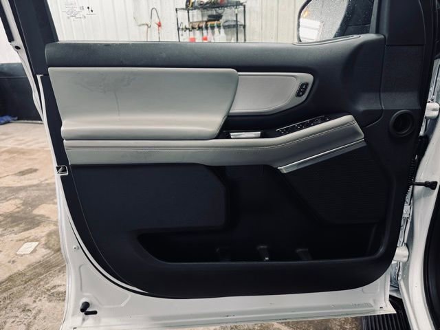 Used 2025 Ford Expedition Active image 16