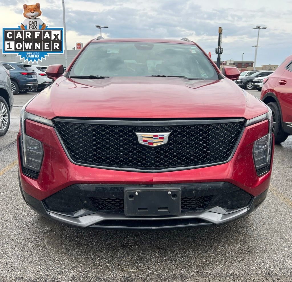 Used 2024 Cadillac XT4 Sport image 2