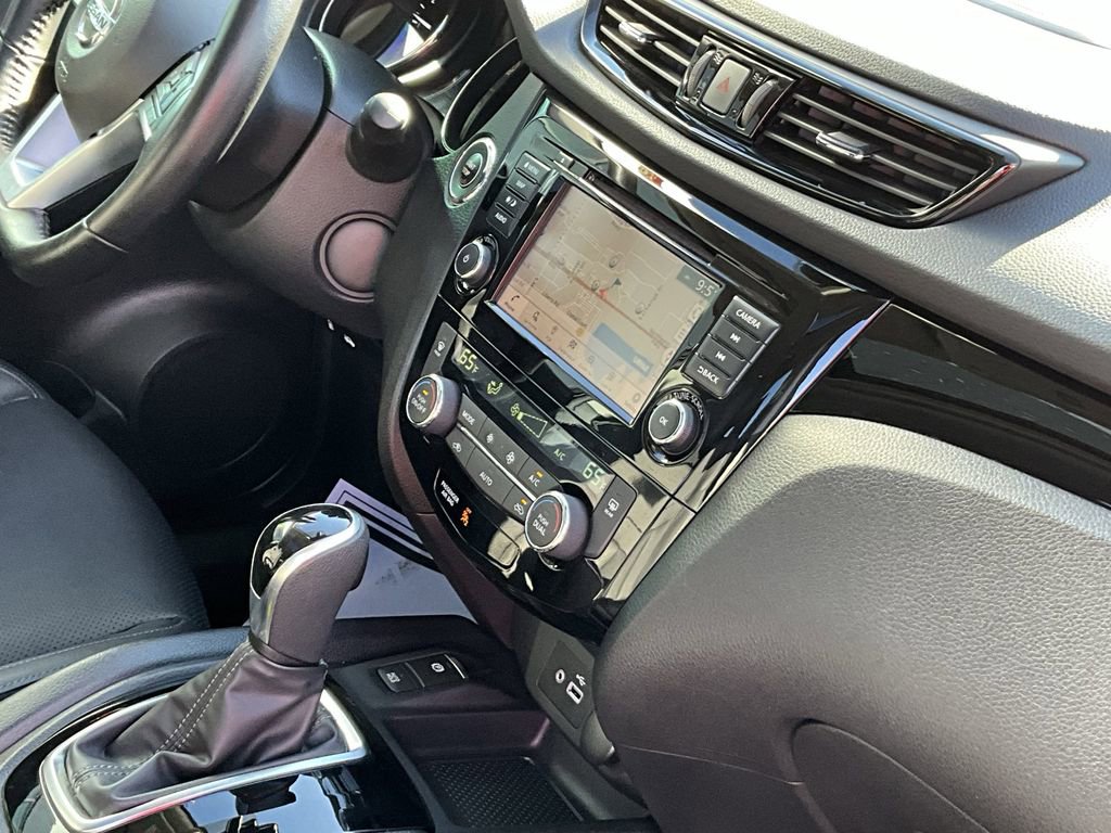 Certified 2022 Nissan Rogue Sport SL w/ Premium Package image 16