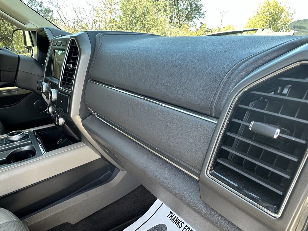 Used 2018 Ford Expedition Max XLT w/ Equipment Group 202A image 10