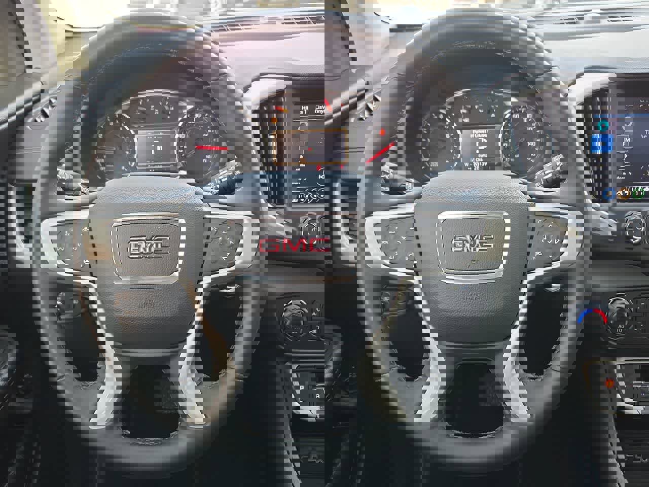 Used 2023 GMC Terrain SLT w/ Elevation Edition image 18