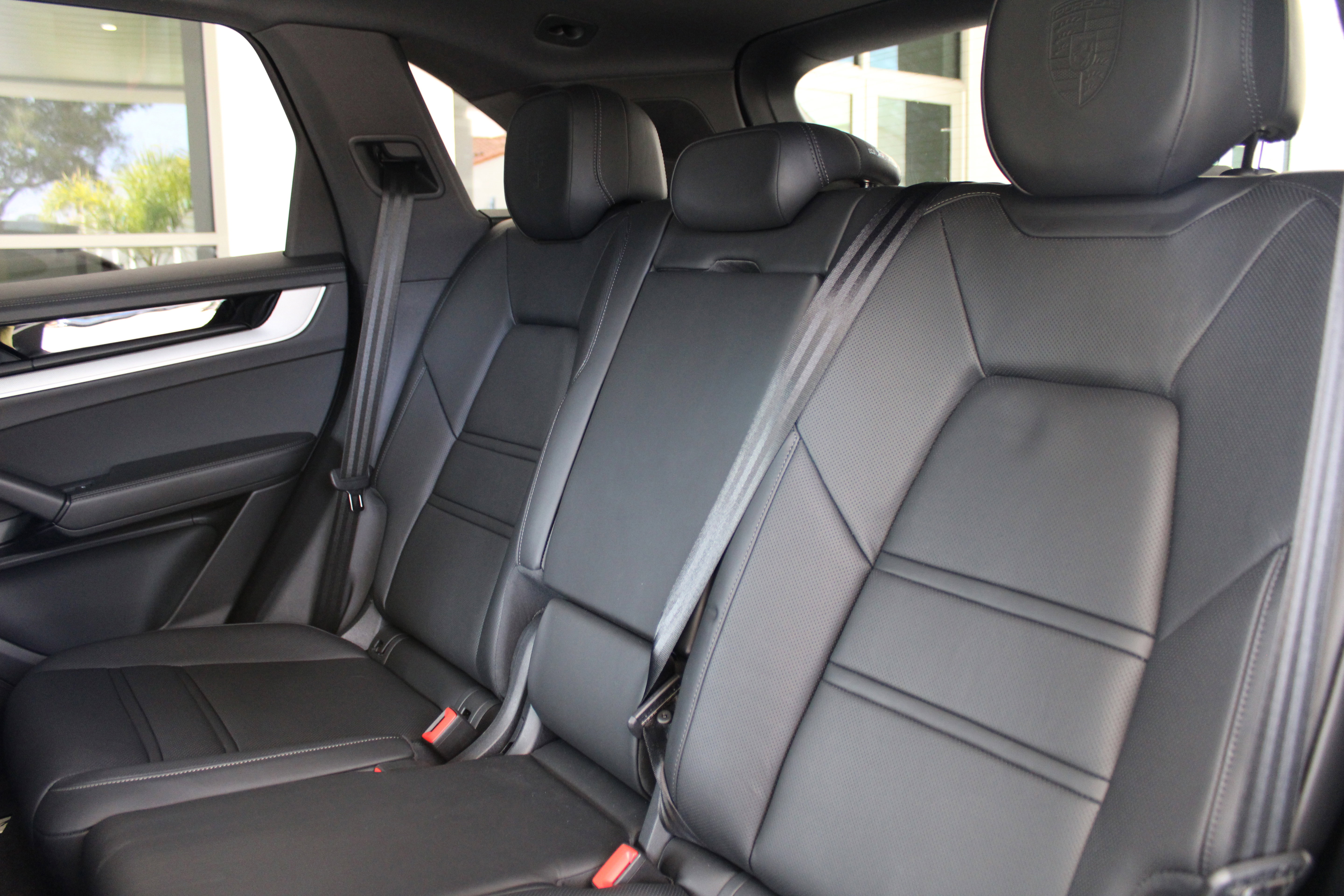 Certified 2025 Porsche Cayenne image 31