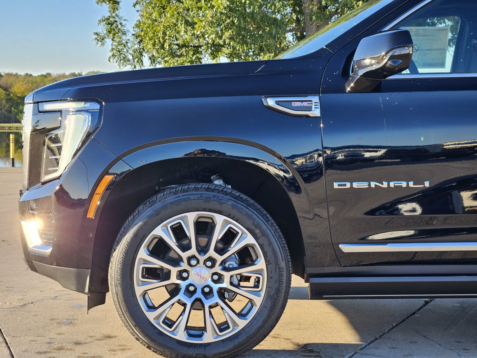 New 2027 GMC Yukon Denali w/ Denali Reserve Package AWD/4WD image 6
