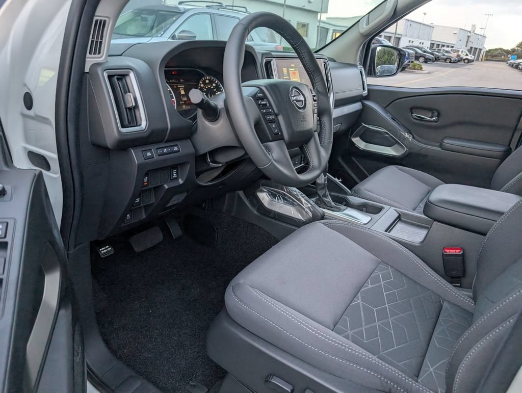 New 2025 Nissan Frontier SV w/ SV Convenience Package RWD image 7