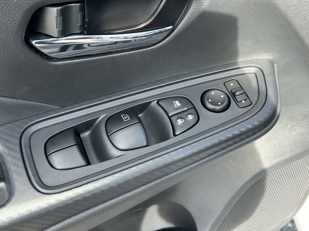 Used 2025 Nissan Versa SV w/ Trunk Package image 24