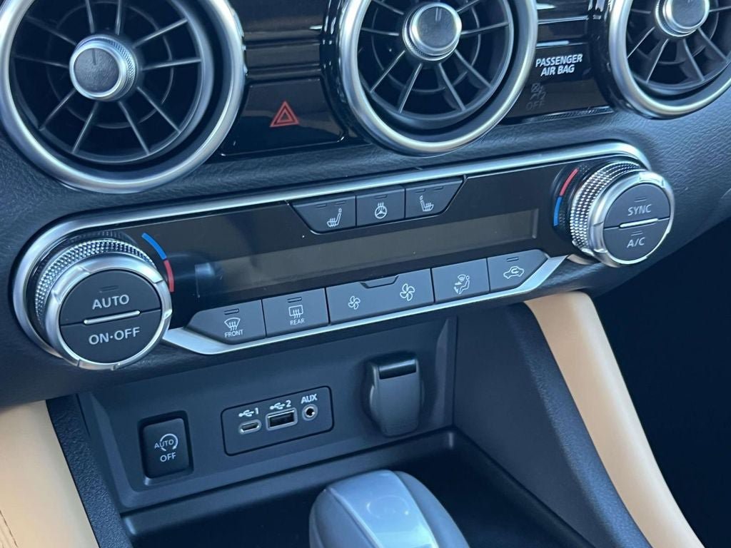 New 2025 Nissan Sentra SV w/ SV Premium Package FWD image 15