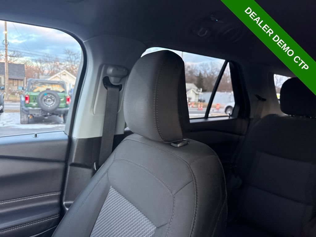 Used 2023 Ford Explorer XLT AWD/4WD image 40