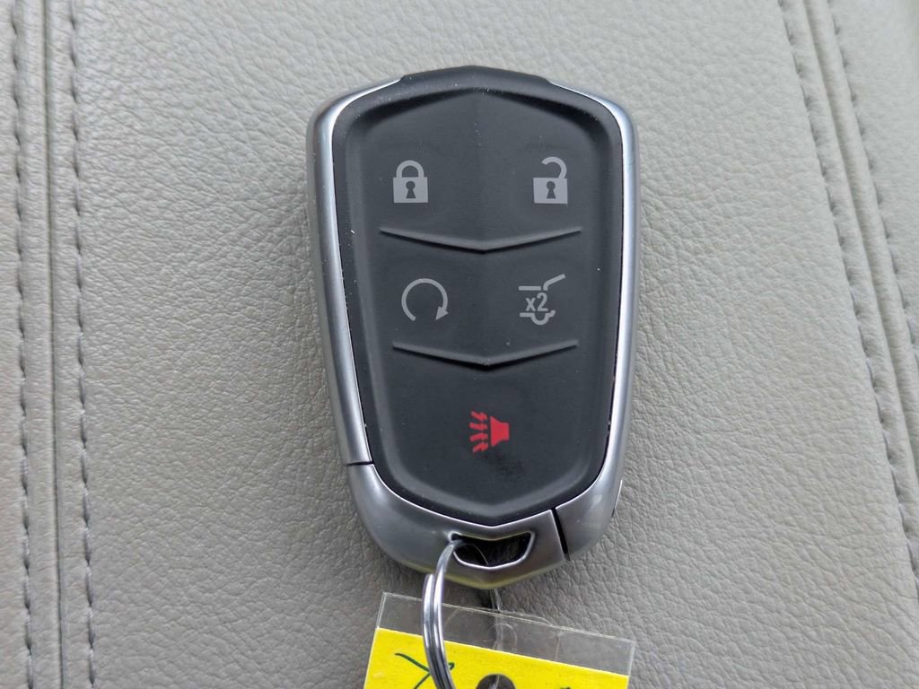 Used 2023 Cadillac XT4 Premium Luxury w/ Technology Package FWD image 32