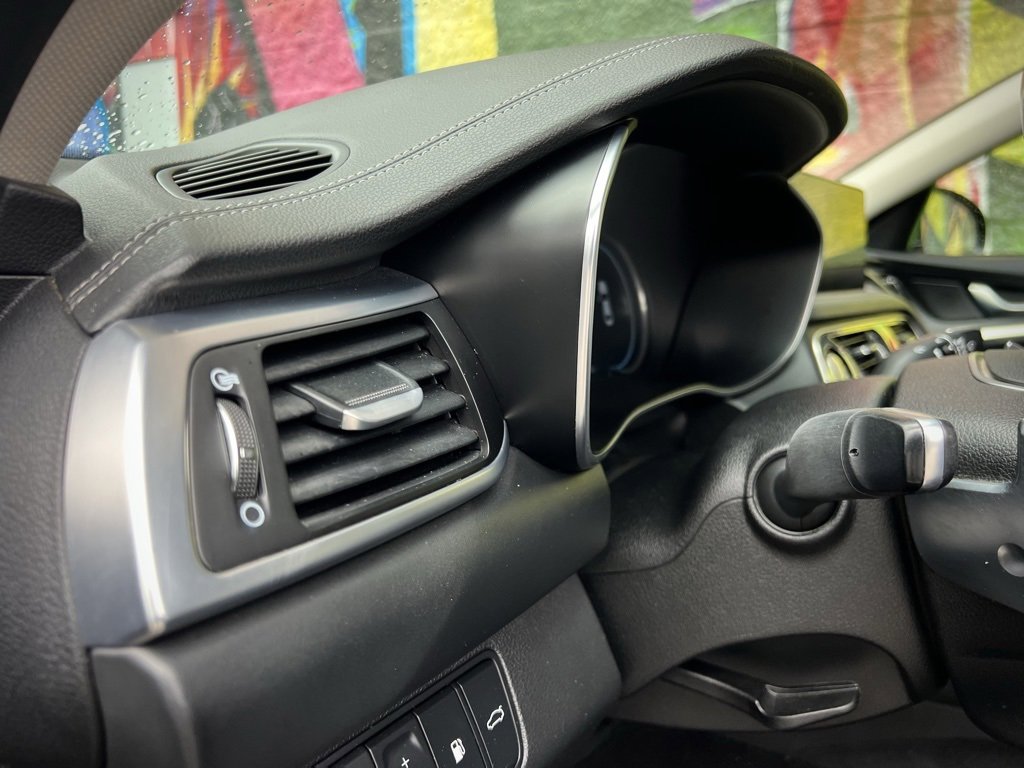 Used 2022 Genesis G70 2.0T image 36