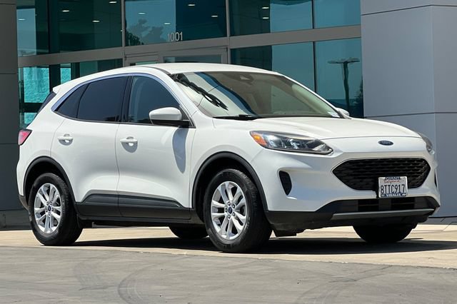Used 2020 Ford Escape SE FWD image 2