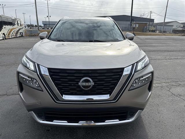 Used 2023 Nissan Rogue Platinum w/ Platinum Premium Package image 2
