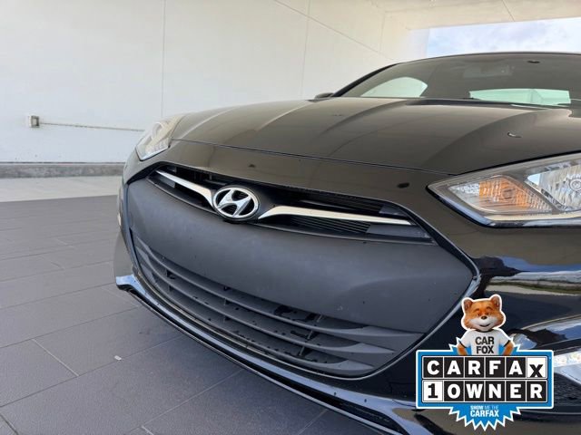 Used 2014 Hyundai Genesis 3.8 RWD image 2