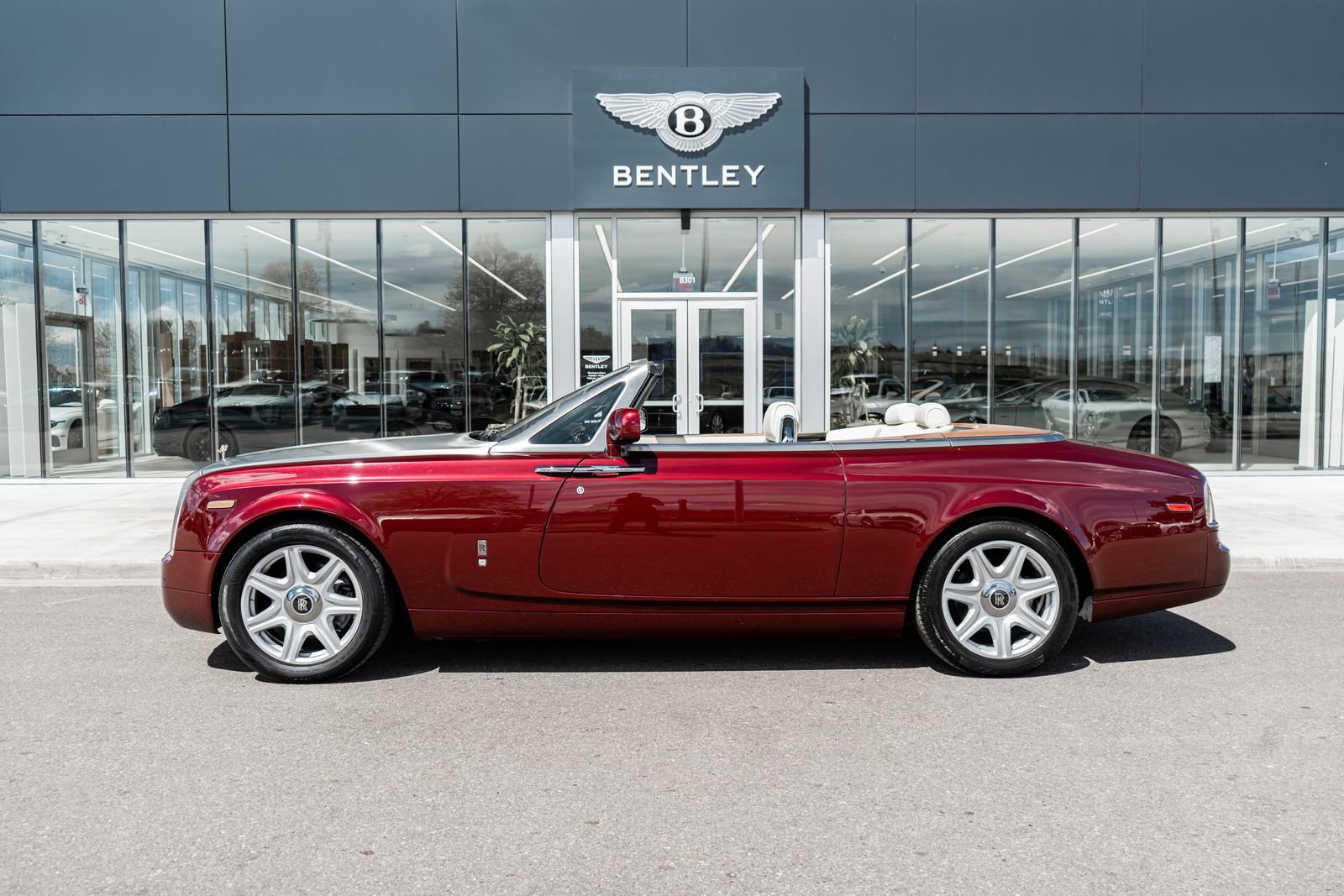 Used 2010 Rolls-Royce Phantom Drophead Coupe image 5