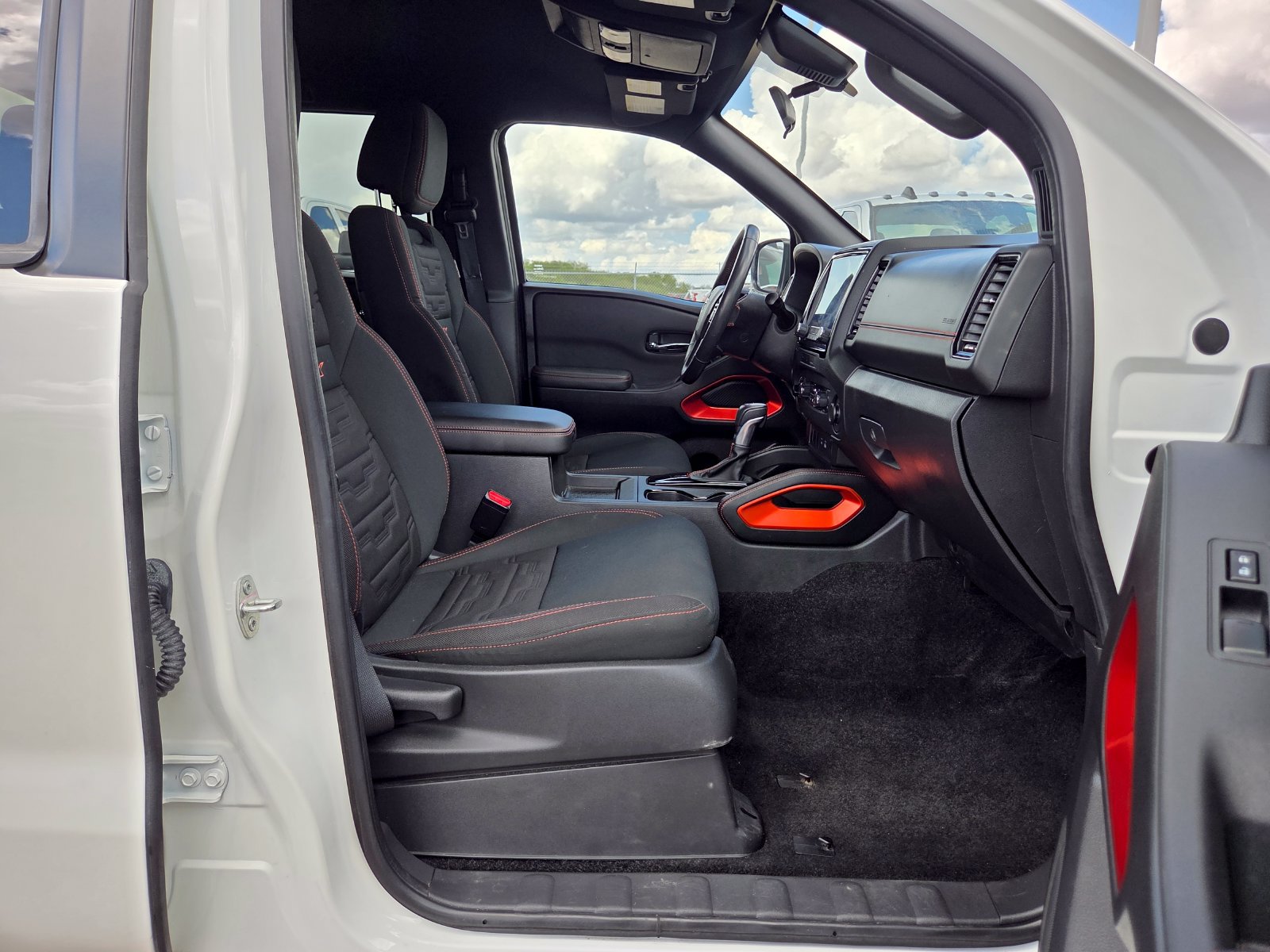 Used 2024 Nissan Frontier PRO-4X w/ Off-Road Protection Package AWD/4WD image 20