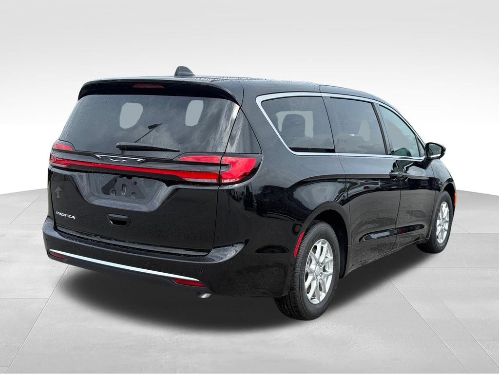 New 2027 Chrysler Pacifica Select FWD image 29