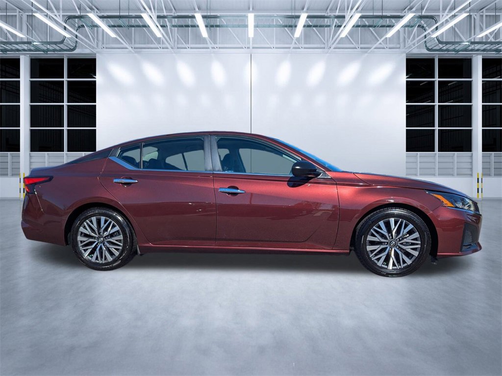 Used 2024 Nissan Altima 2.5 SV image 21