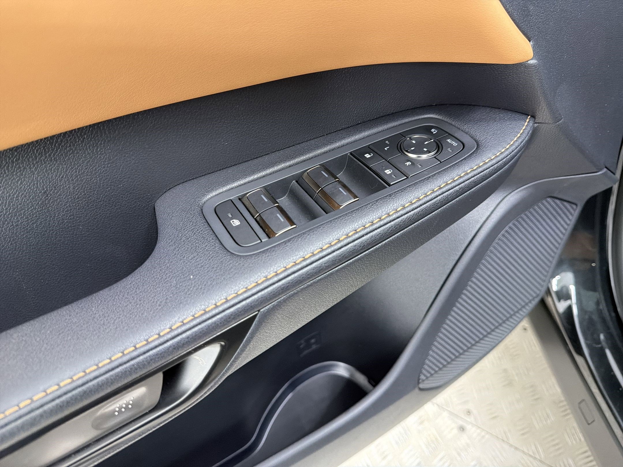 Certified 2025 Lexus RX 350 Premium w/ Accessory Package (Z1) image 13