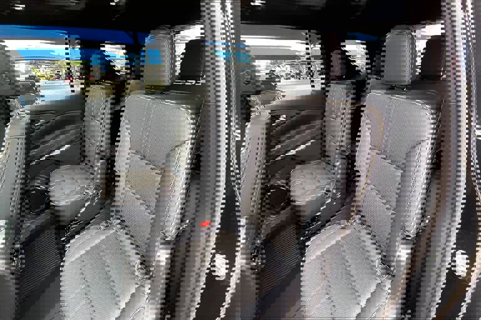 Used 2025 Chevrolet Traverse High Country image 21