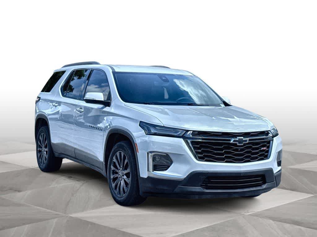 Used 2023 Chevrolet Traverse RS FWD image 2