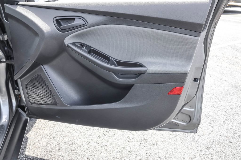 Used 2014 Ford Focus S FWD image 37