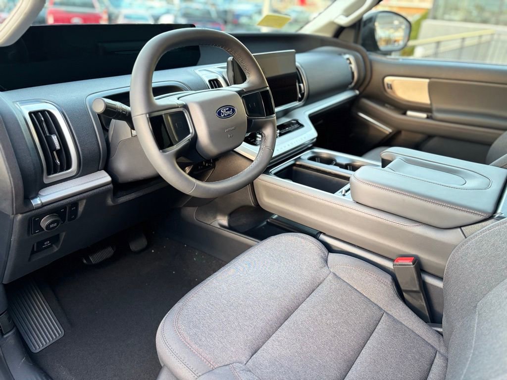 New 2025 Ford Expedition Max Active image 15
