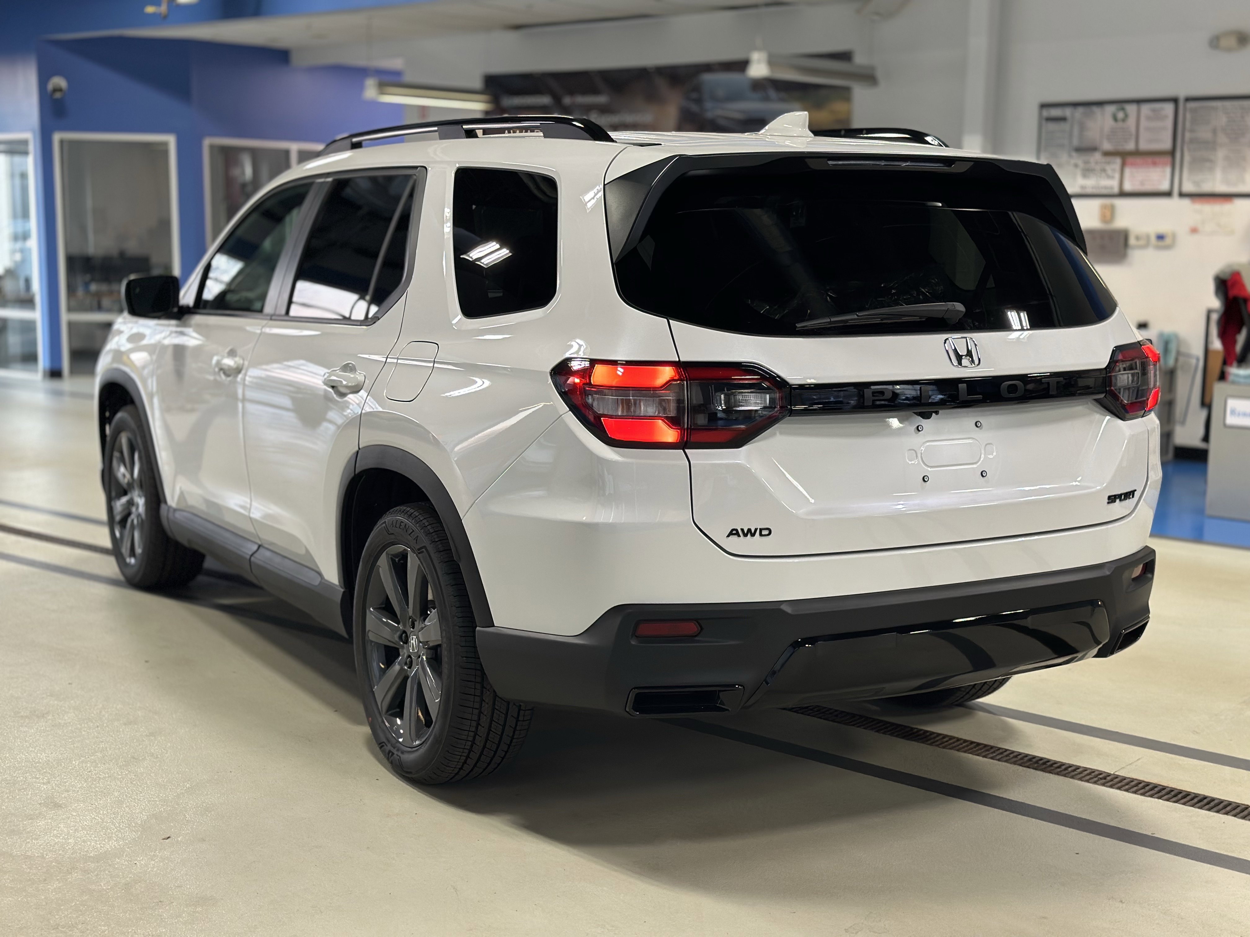 New 2026 Honda Pilot Sport image 6