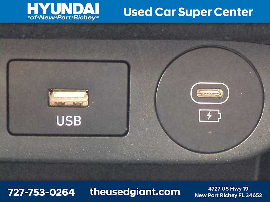 Certified 2025 Hyundai Elantra SEL FWD image 23