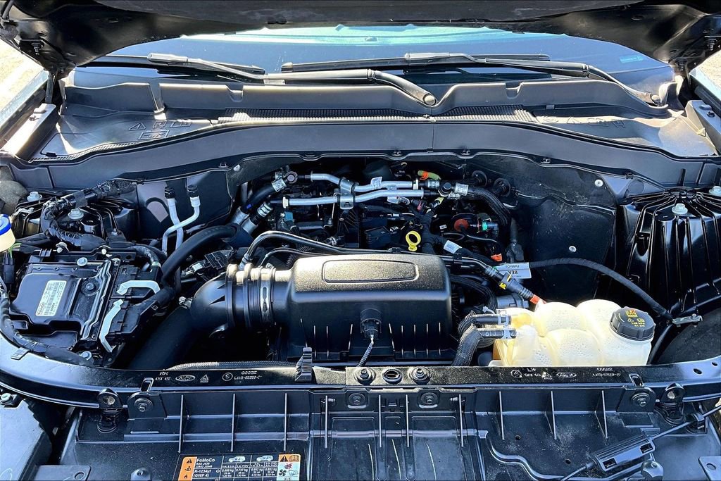 Used 2022 Ford Explorer XLT w/ Equipment Group 202A image 30