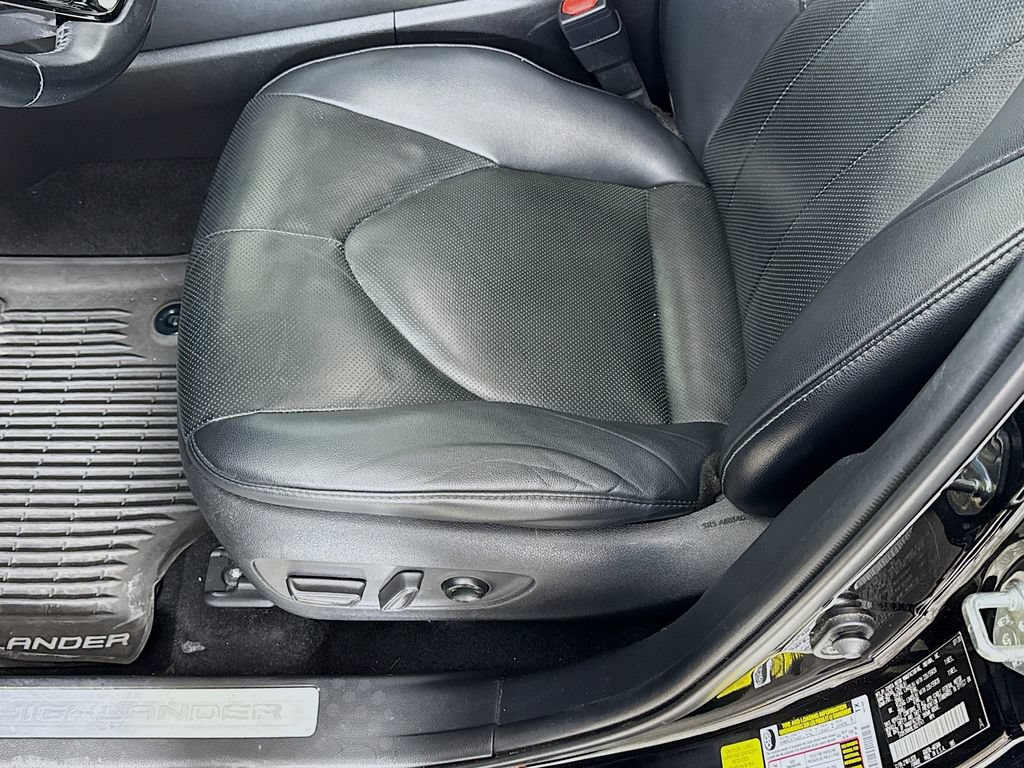 Used 2020 Toyota Highlander Limited FWD image 20