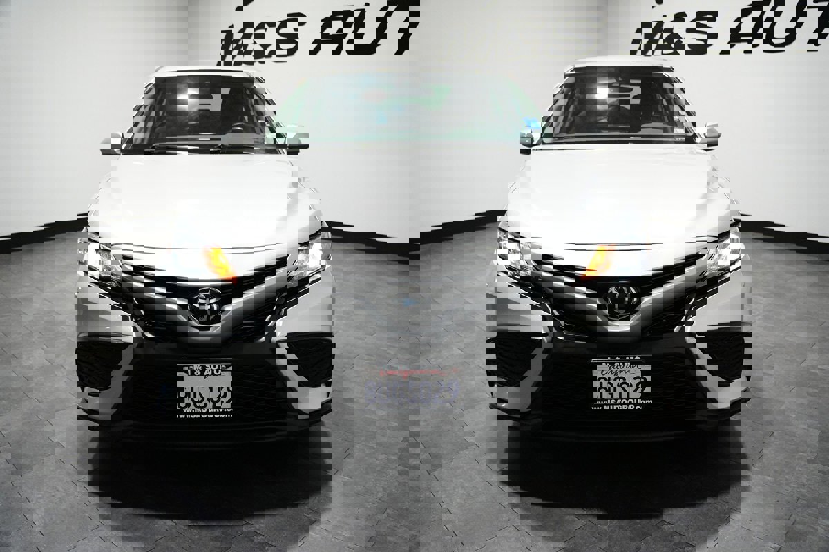 Used 2021 Toyota Camry SE w/ Carpet Mat Package (TMS) image 8