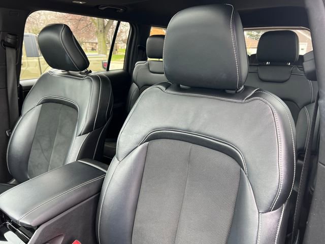 Used 2023 Jeep Grand Cherokee L Laredo image 16