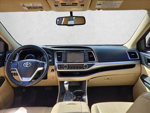 Used 2014 Toyota Highlander XLE FWD image 15