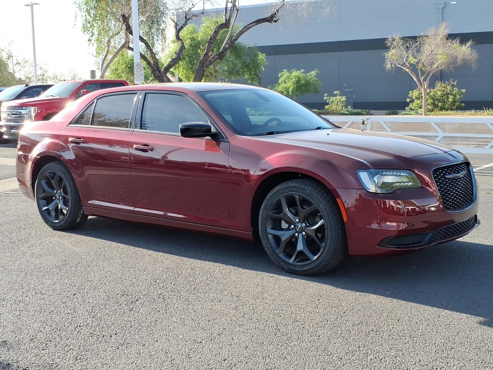 Used 2023 Chrysler 300 Touring w/ Sport Appearance Package image 7