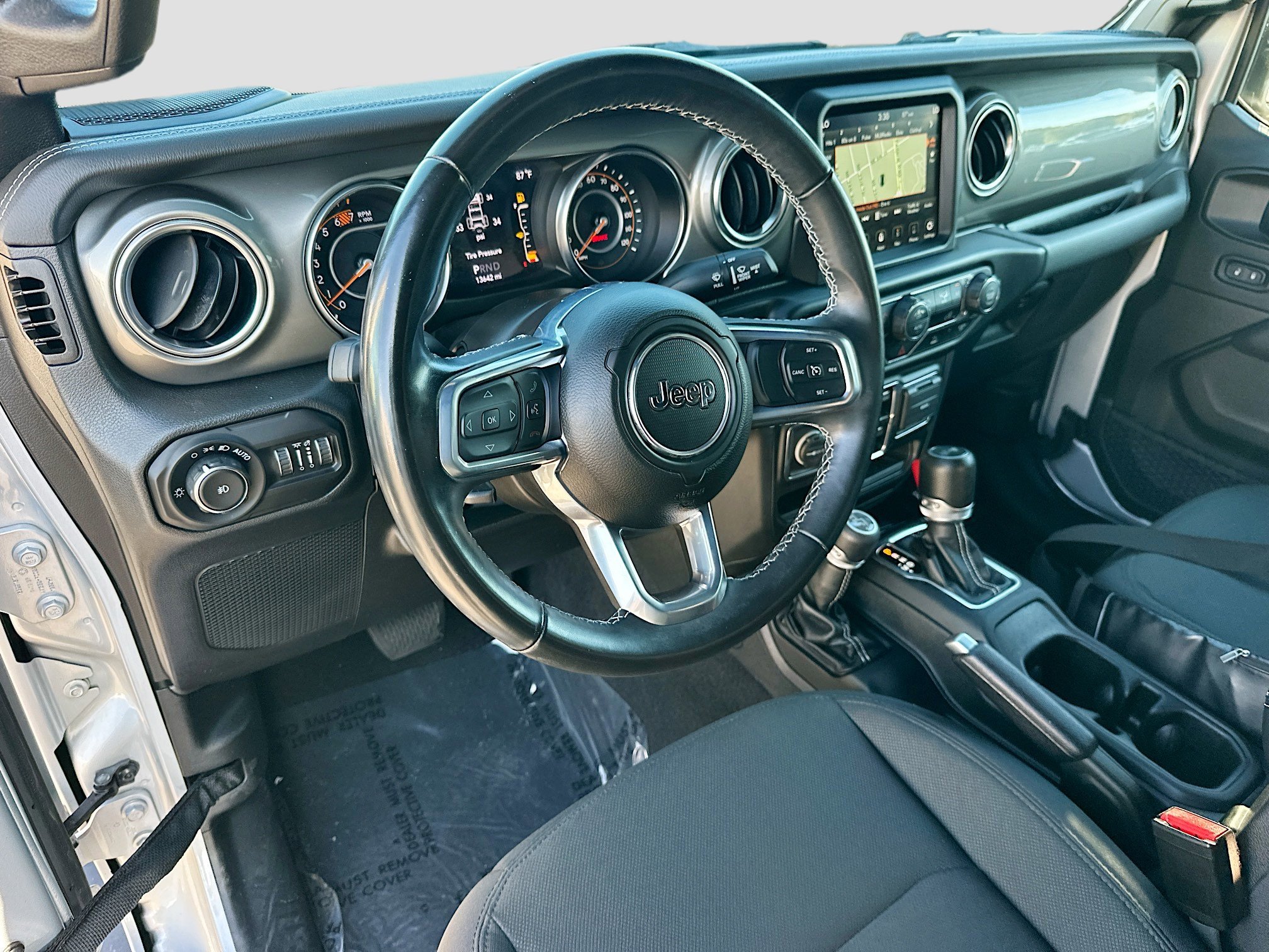Used 2022 Jeep Wrangler Unlimited Sahara image 9