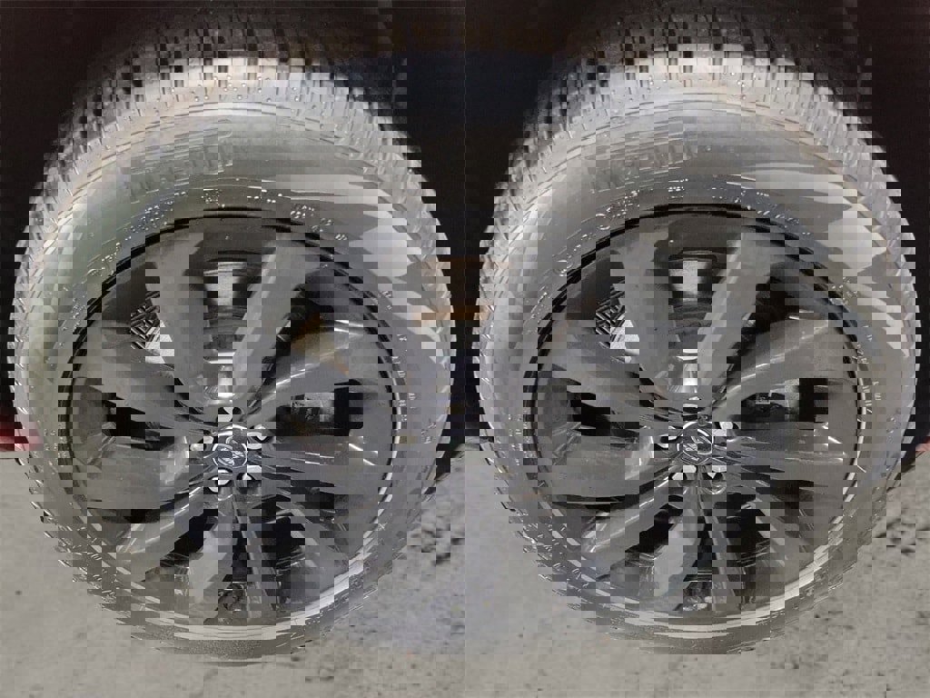 New 2024 Land Rover Discovery Sport S image 11