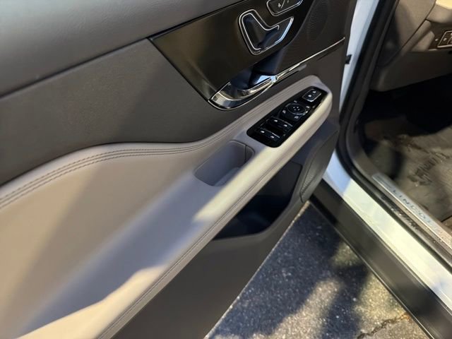 Certified 2023 Lincoln Corsair AWD image 14