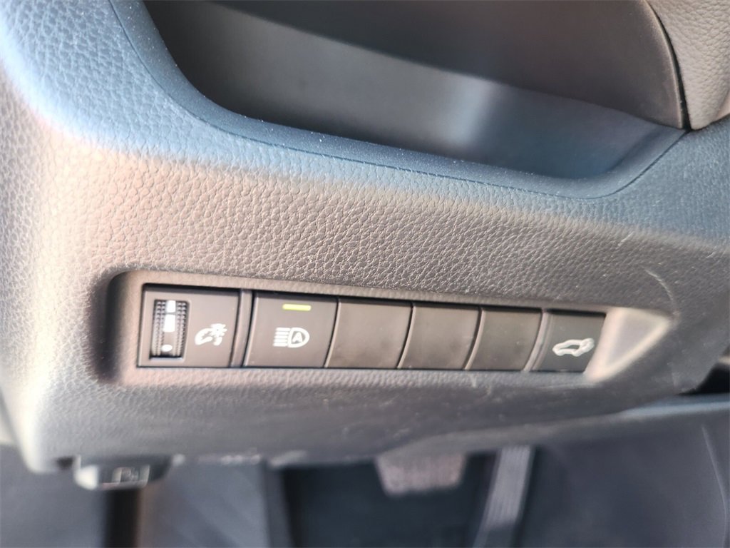 Used 2022 Toyota RAV4 XLE image 13