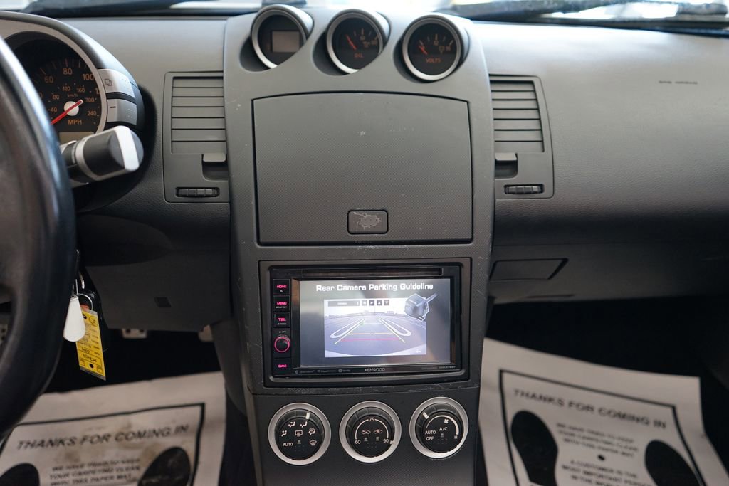 Used 2004 Nissan 350Z Touring RWD image 11