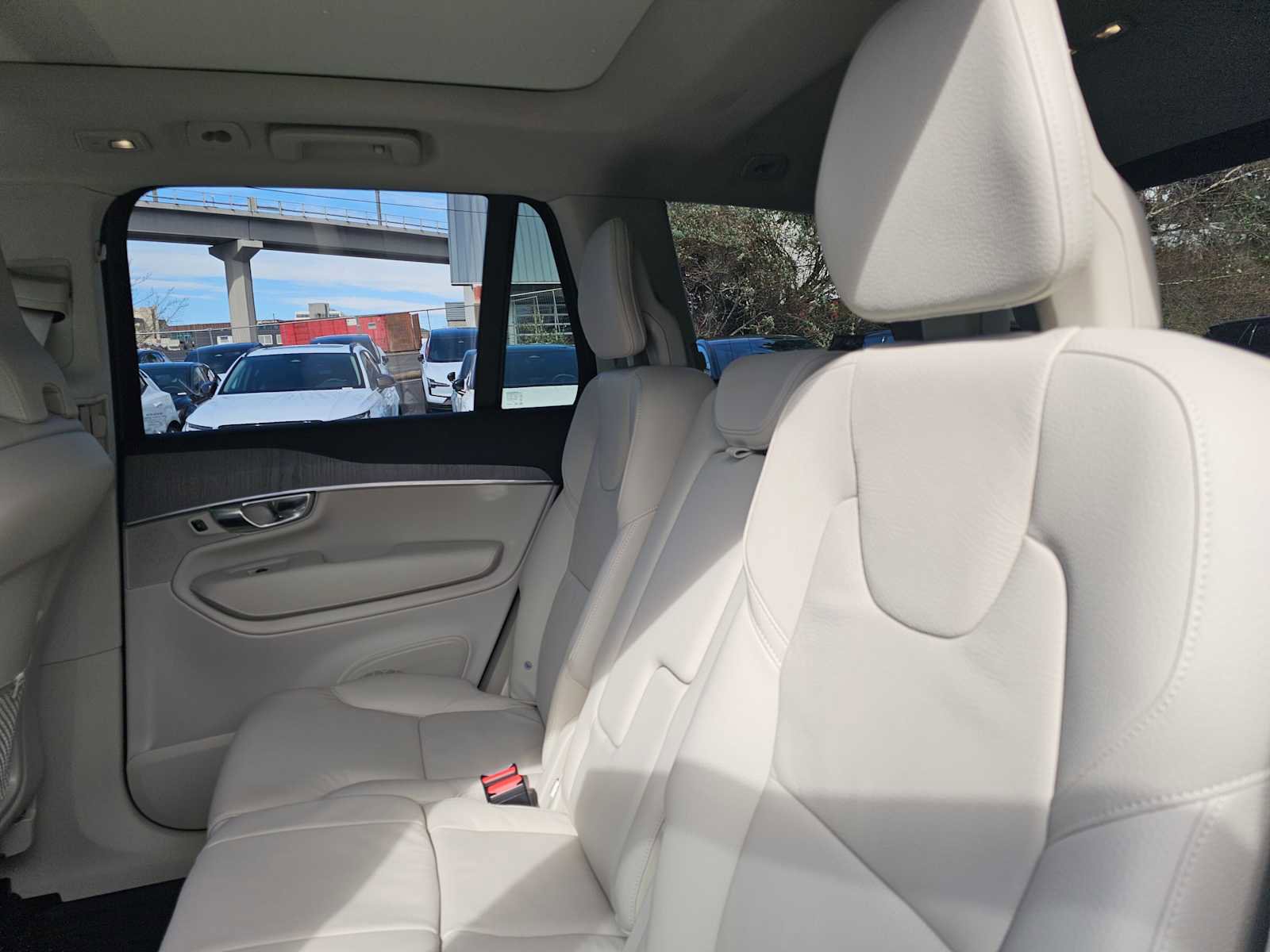 Used 2025 Volvo XC90 T8 Plus w/ Protection Package Premier image 20