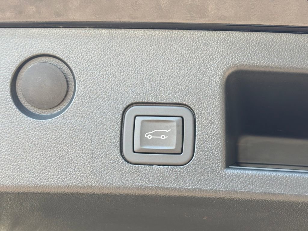 Used 2025 Chevrolet Equinox RS image 31