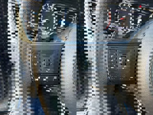 Used 2023 Nissan Rogue S image 21