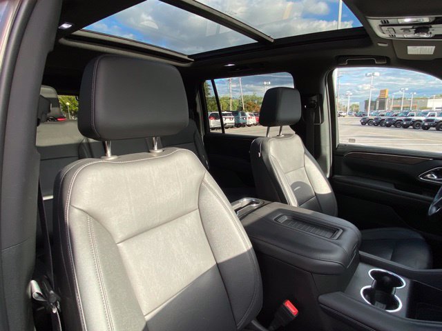 Used 2023 Chevrolet Suburban Z71 w/ Luxury Package AWD/4WD image 22