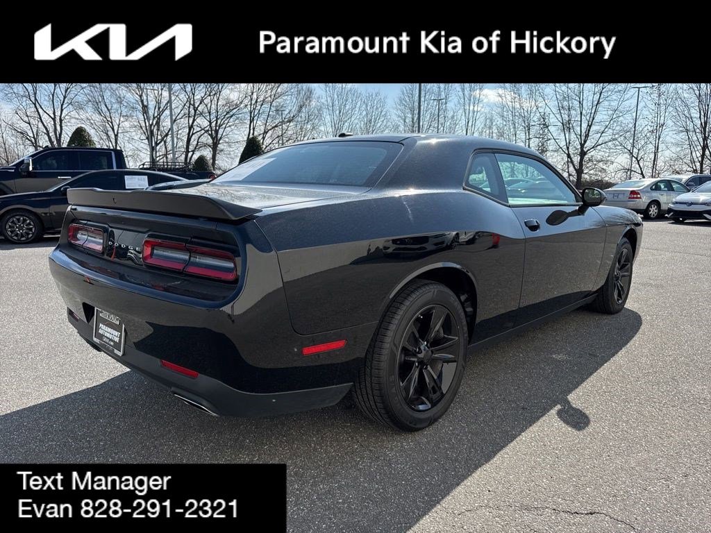 Used 2023 Dodge Challenger SXT image 7
