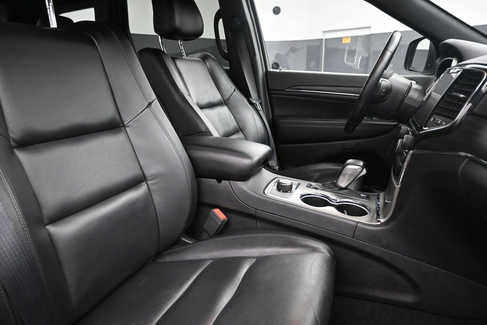 Used 2021 Jeep Grand Cherokee Limited AWD/4WD image 27